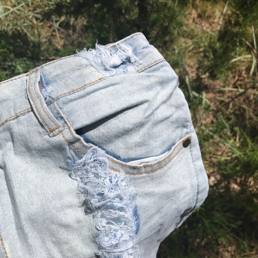 ARRIVED‼️Distressed Light Denim Jean Skirt 💙 - Picture 8 of 8
